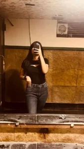  hidden face girl pic for instagram mirror