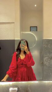 hidden face dp for girls short hair