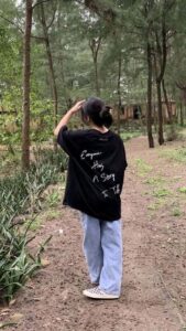 cute hidden face girl pic