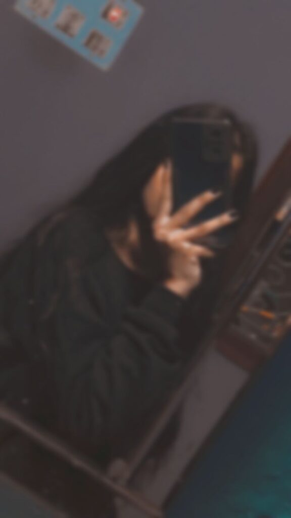 Girl Hidden Face Blurry Aesthetic Mirror Selfie