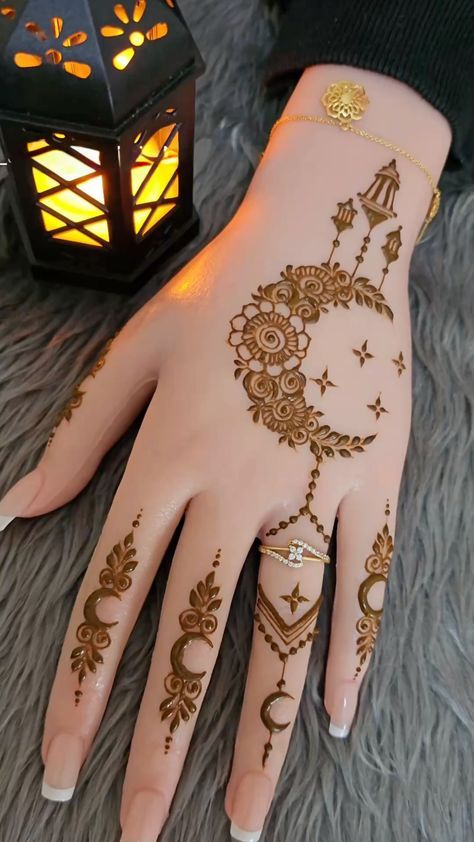 Contemporary symmetrical patterns