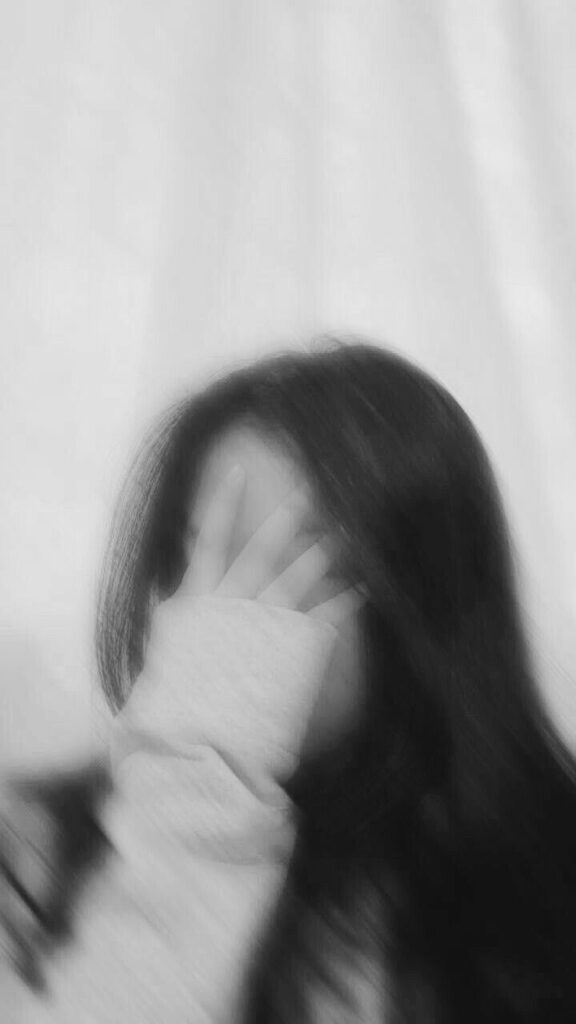 Instagram Aesthetic Mirror Selfie