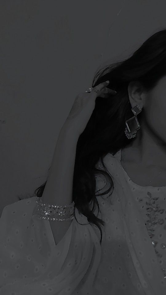 Hidden Face Attitude Instagram DP for Girls