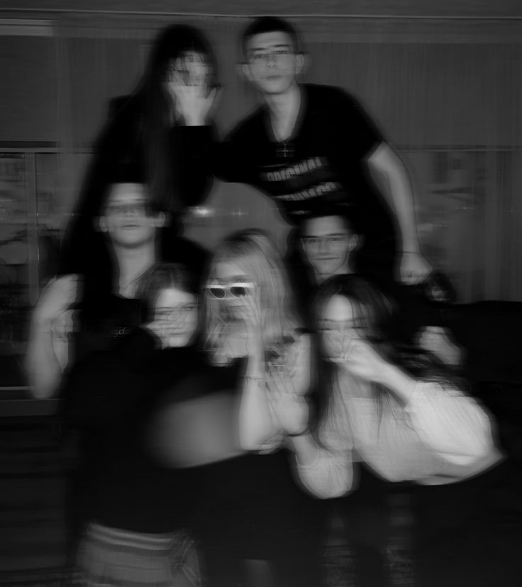 Friends Group DP Aesthetic for Instagram