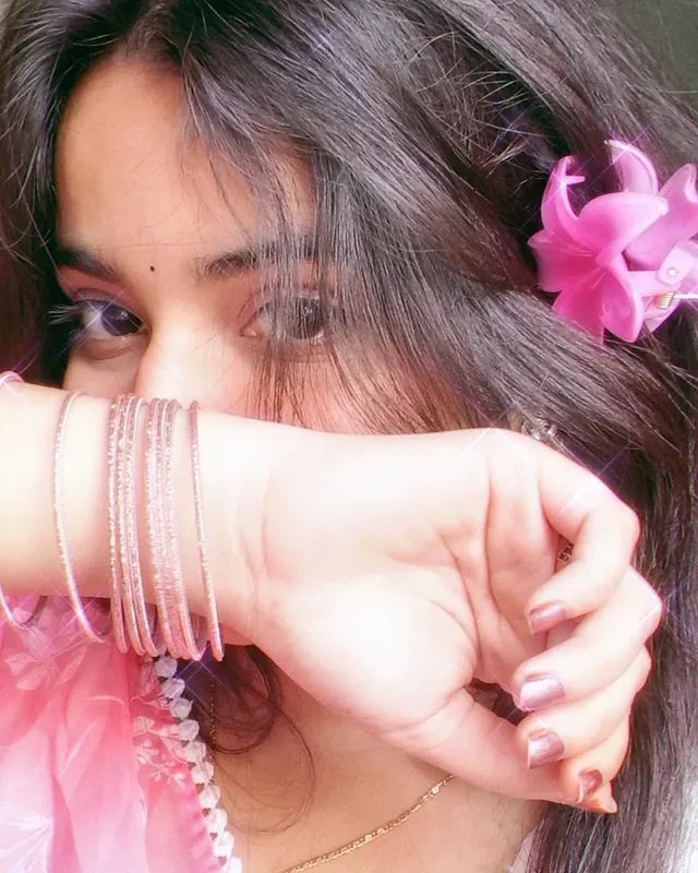 Normal Beautiful Cute Simple Girl Pic