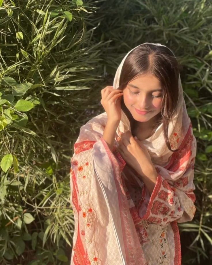 Muslim girl pic simple